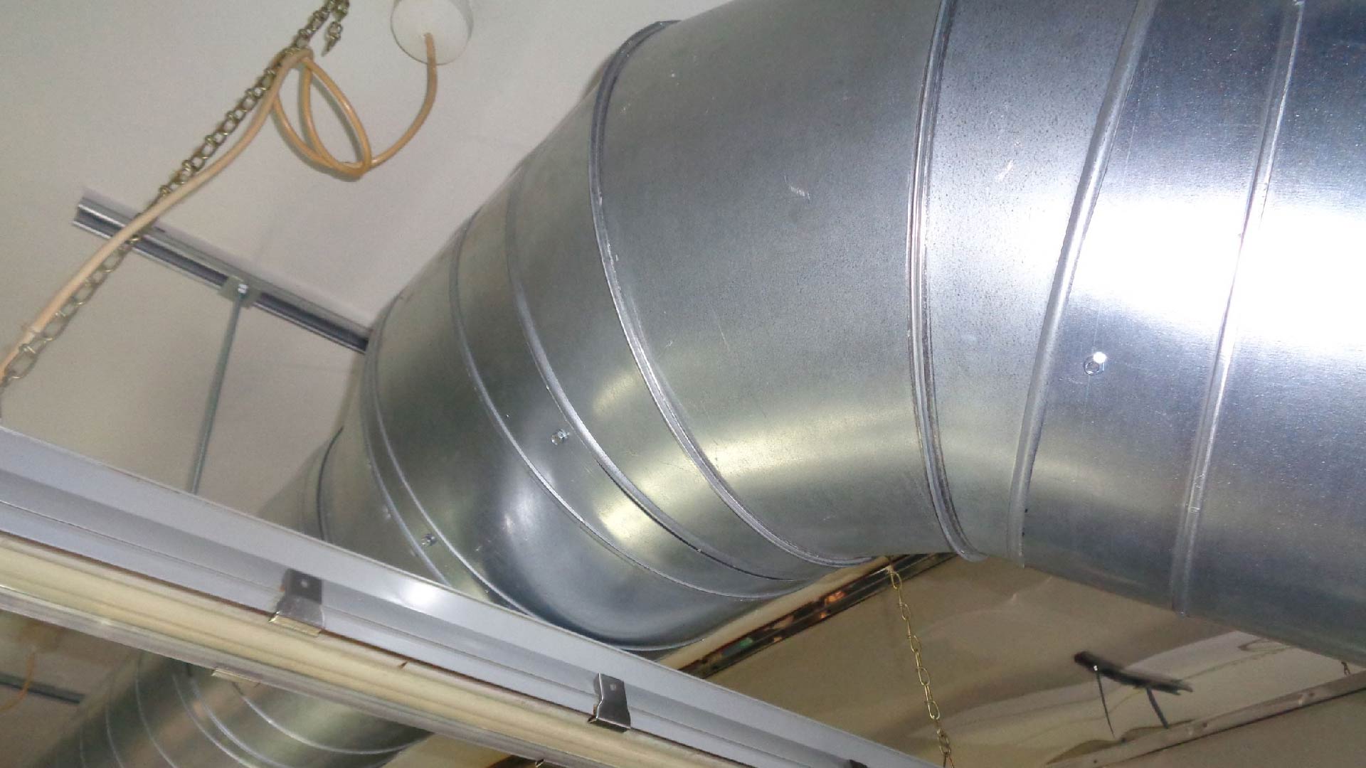 Sheet Metal Duct Cleaning & Sanitation | S & R Air Duct Cleaning Services